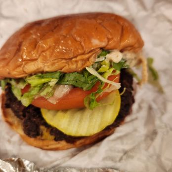 B.Good signature dishes Power Bowl
Spicy Avocado and Lime Burger
El Guapo